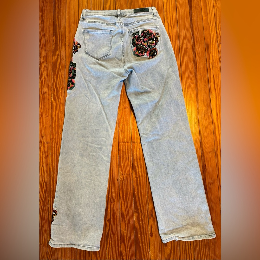 Akira Hidden Faces Embroidered Straight Leg Jeans - Size 9 - Picture 3 of 8